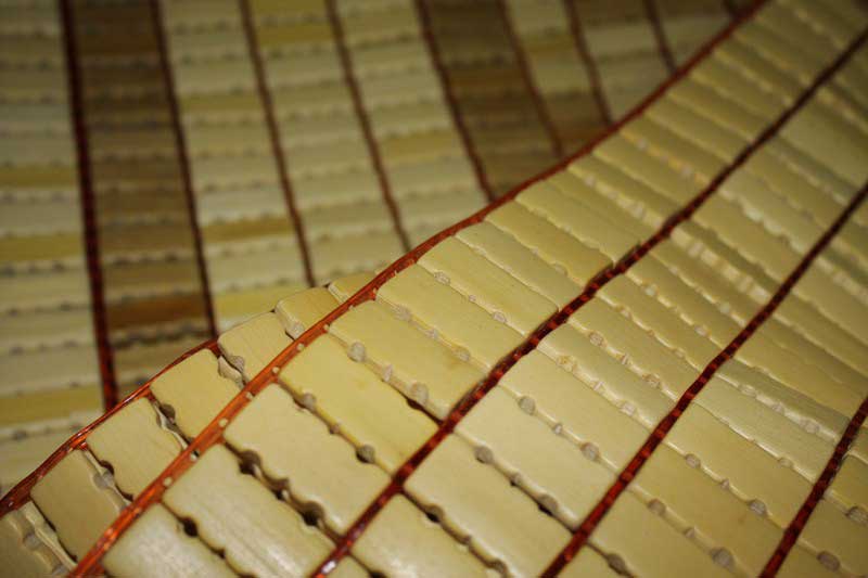 WHITE BAMBOO MAT WITH SMALL BEAD 100X190CM